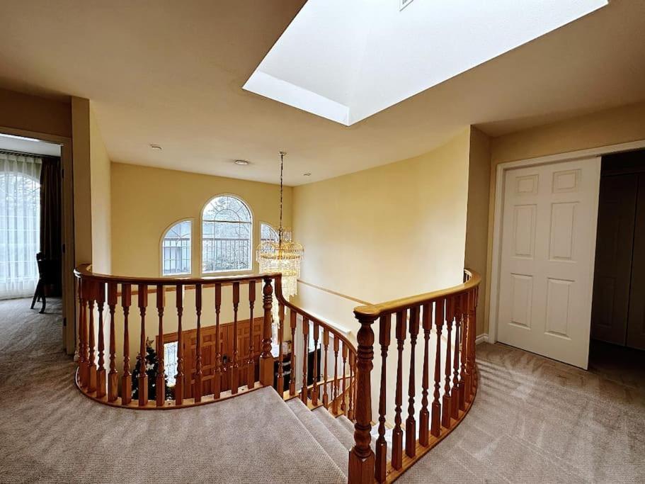 Super Cosy 8Bed & 6Bath In Vancouver Heart Near To Airport And Downtown Exterior foto
