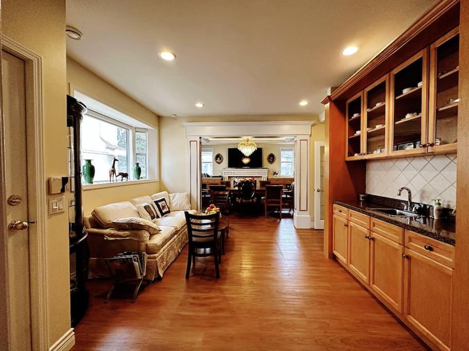 Super Cosy 8Bed & 6Bath In Vancouver Heart Near To Airport And Downtown Exterior foto